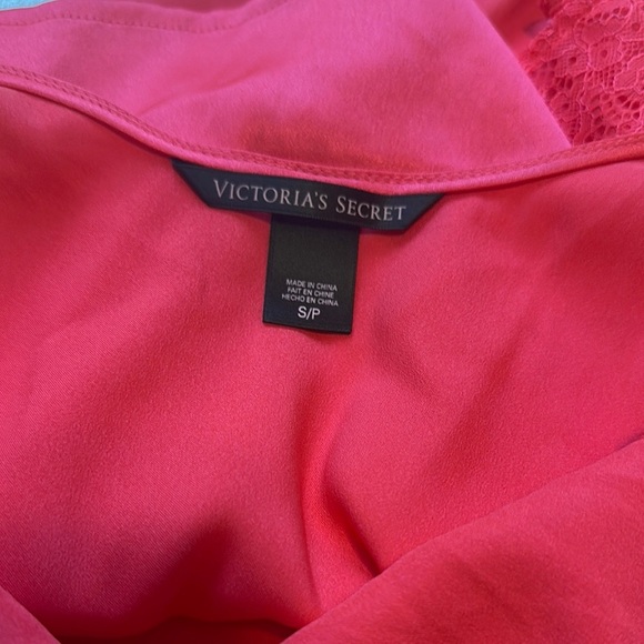 Elegant Red Lace Chemise - Picture 7 of 7